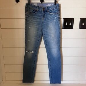 Women's GAP 1969 Vintage Distressed Always Skinny Jeans. Size 26/2